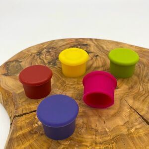 𝅺set of 5 silicon Wine Bottle Toppers